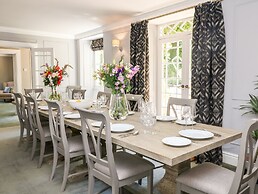 Culdrose Manor