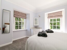 Culdrose Manor
