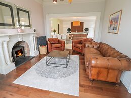 Ash Villa