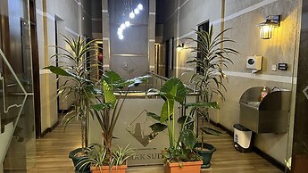 Hemak Suites