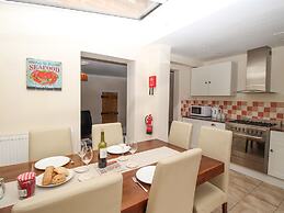 Weybury Cottage