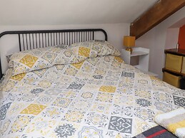 Bwthyn Gwyn Ty'n Y Pant