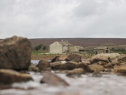 Snave Barn