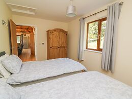 Ploony Hill Cabin