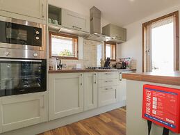 9 Meadow Retreat