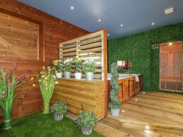 9 Meadow Retreat