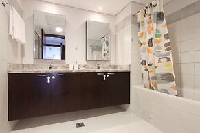 Astounding Marina Views in This Elegant 3br!