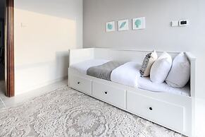 Astounding Marina Views in This Elegant 3br!