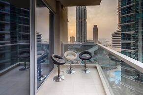 Astounding Marina Views in This Elegant 3br!