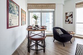 2BR With Sea Views From the 59th Floor - Sleeps 4!
