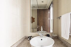 2BR With Sea Views From the 59th Floor - Sleeps 4!