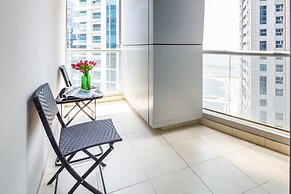 2BR With Sea Views From the 59th Floor - Sleeps 4!