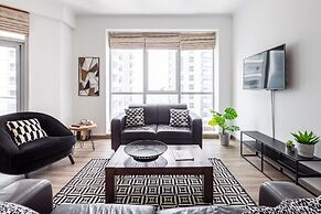 2BR With Sea Views From the 59th Floor - Sleeps 4!