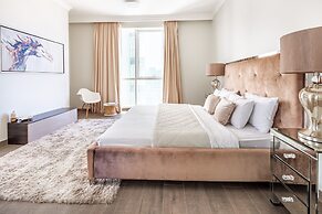 Blissfully Stunning 3BR With Direct Beach Access. Sea Views!