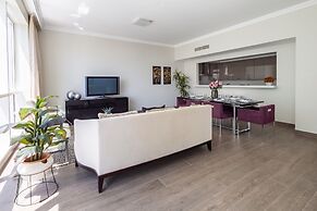 Astounding 3BR Apartment w/ Sea & Marina Views!