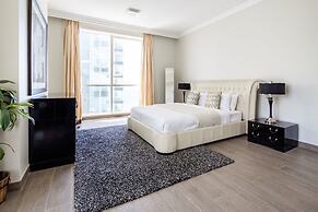 Astounding 3BR Apartment w/ Sea & Marina Views!