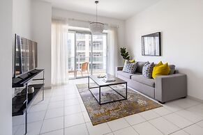 Chic and Stunning 2BR With Dubai Marina Views!