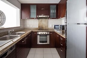 Chic and Stunning 2BR With Dubai Marina Views!