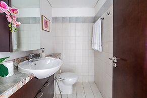 Chic and Stunning 2BR With Dubai Marina Views!