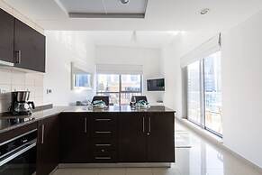 1BR Tranquil Space With Incredible Marina Views!