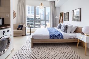 Dazzling & Artistic Studio Apartment In Dubai Marina