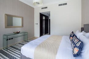 Lavish 3BR With Study in Downtown Dubai