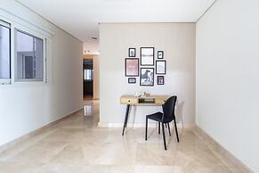 Lavish 3BR With Study in Downtown Dubai