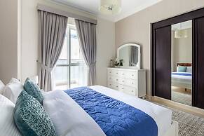 Lavish 3BR With Study in Downtown Dubai