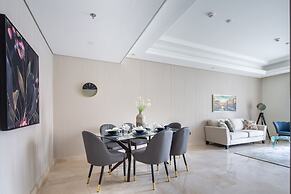 Lavish 3BR With Study in Downtown Dubai