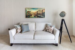 Lavish 3BR With Study in Downtown Dubai