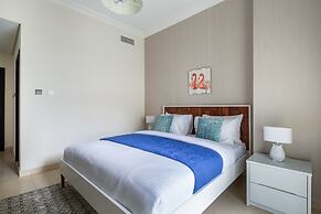 Lavish 3BR With Study in Downtown Dubai