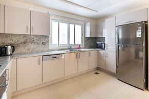 Lavish 3BR With Study in Downtown Dubai
