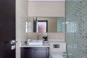 Lavish 3BR With Study in Downtown Dubai