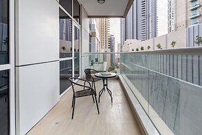 Lavish 3BR With Study in Downtown Dubai