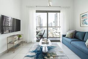 Elegantly Modern 1BR With Lovely Marina Views!