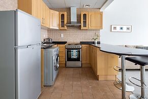 Light and Modern Studio in Jlt! Sleeps 3!