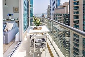 Impressive 1BR w/ Incredible Marina Views!