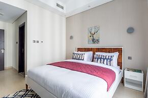 Luxuriously Elegant 2BR Apartment in Downtown Dubai