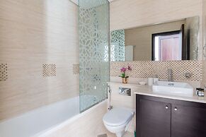 Luxuriously Elegant 2BR Apartment in Downtown Dubai