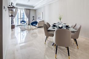 Luxuriously Elegant 2BR Apartment in Downtown Dubai