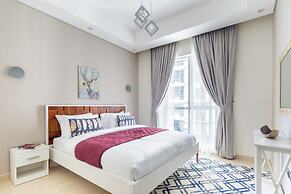 Luxuriously Elegant 2BR Apartment in Downtown Dubai