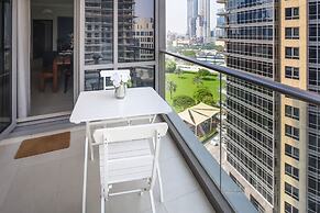 Light + Beautiful 1BR in Amazing Downtown Dubai!