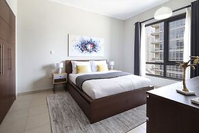 Light + Beautiful 1BR in Amazing Downtown Dubai!