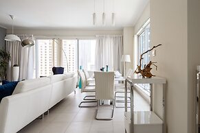 Elegant 2BR With Magnificent Marina Views!