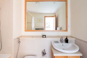 Elegant 2BR With Magnificent Marina Views!