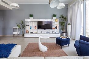 Elegant 2BR With Magnificent Marina Views!