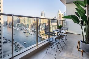 Modern & Classy 1BR Overlooking Marina!