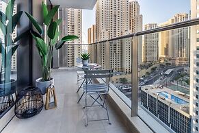 Modern & Classy 1BR Overlooking Marina!