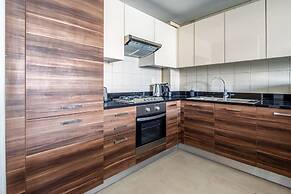 Modern & Classy 1BR Overlooking Marina!