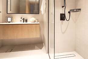 Modern & Adorable Studio w/ Spectacular Burj Khalifa Views!